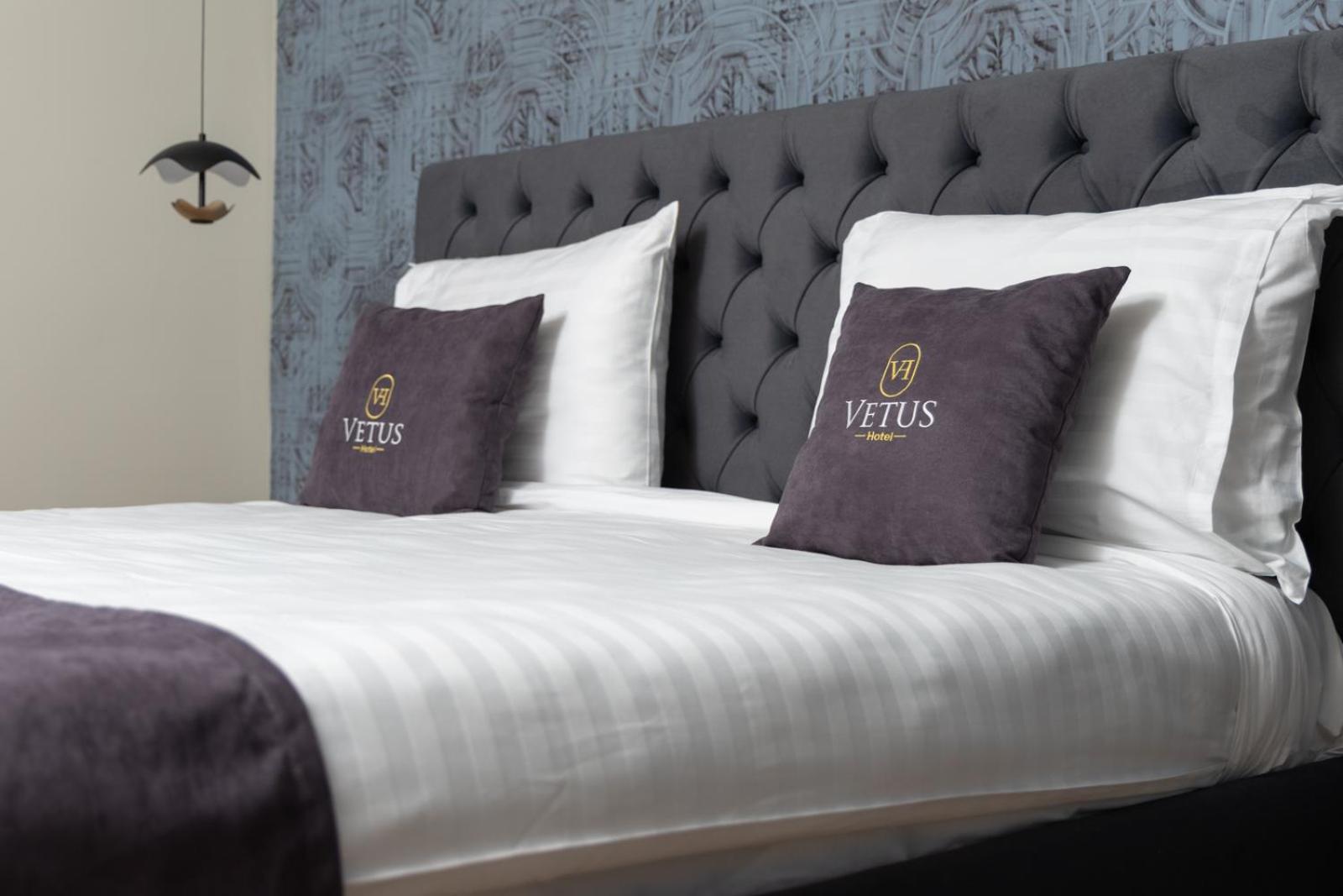 Vetus Hotel Pristina Exteriör bild