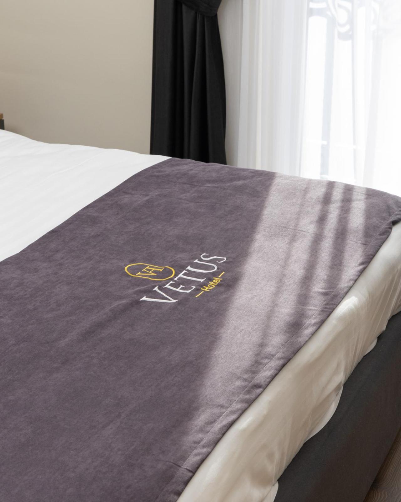 Vetus Hotel Pristina Exteriör bild