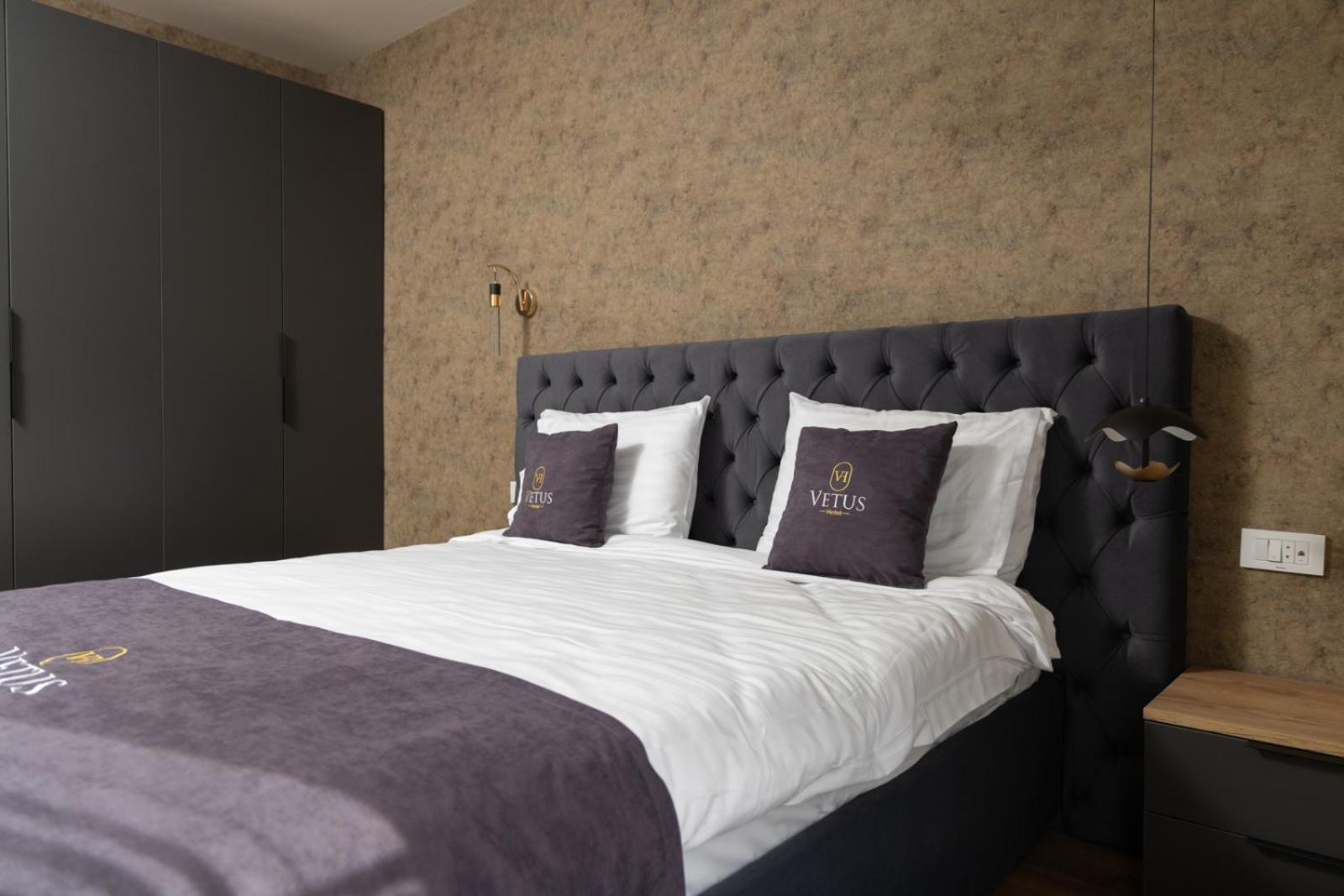 Vetus Hotel Pristina Exteriör bild