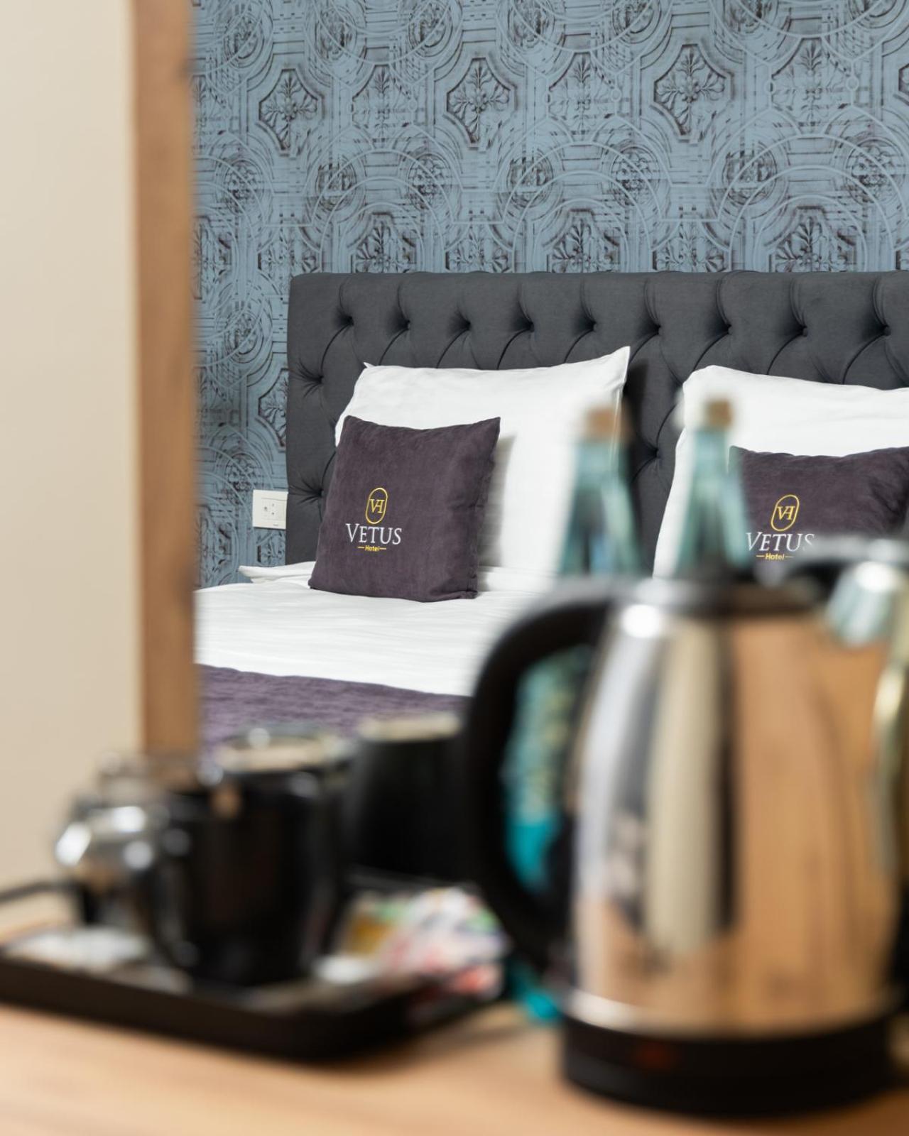 Vetus Hotel Pristina Exteriör bild
