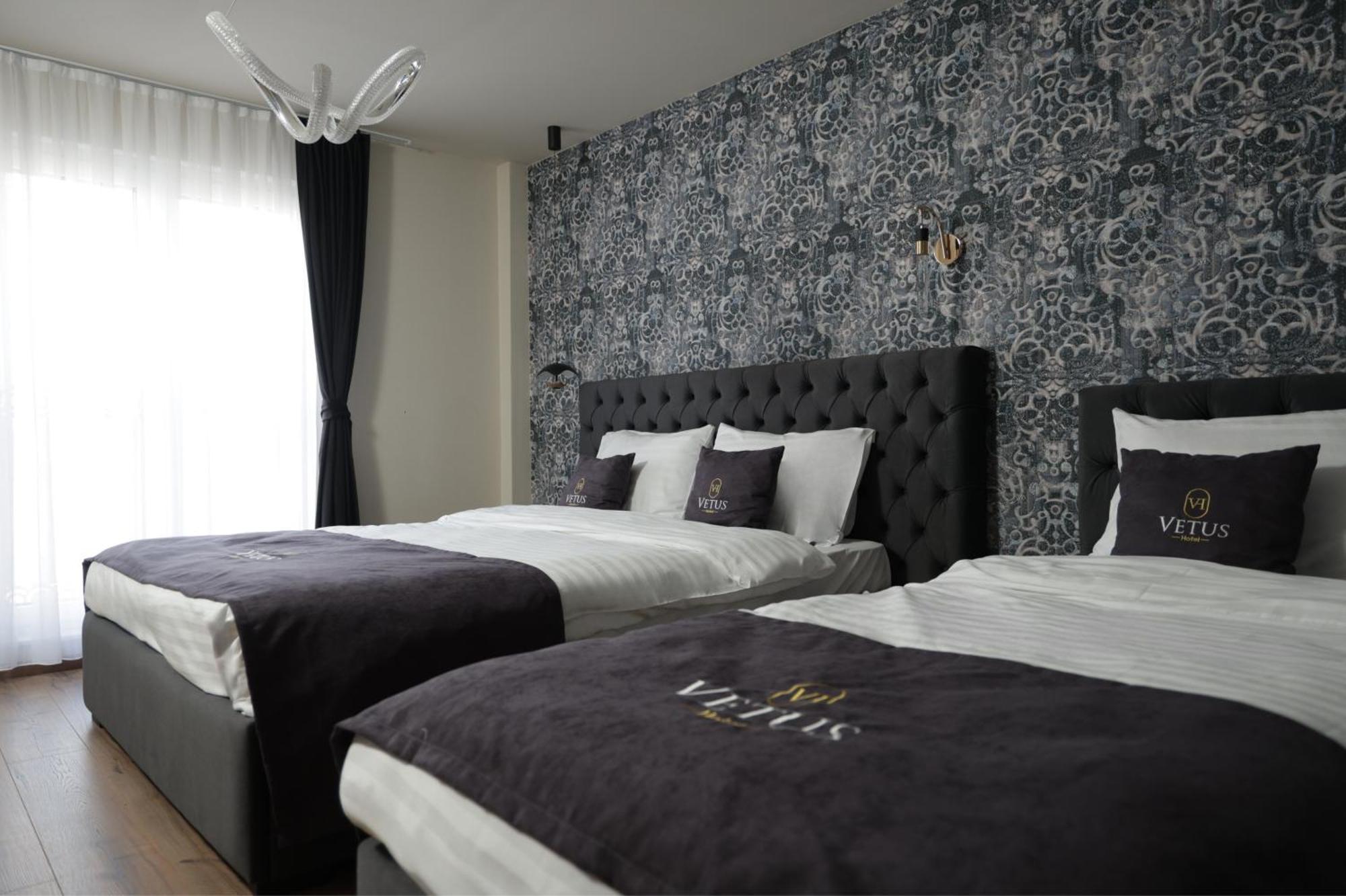 Vetus Hotel Pristina Exteriör bild