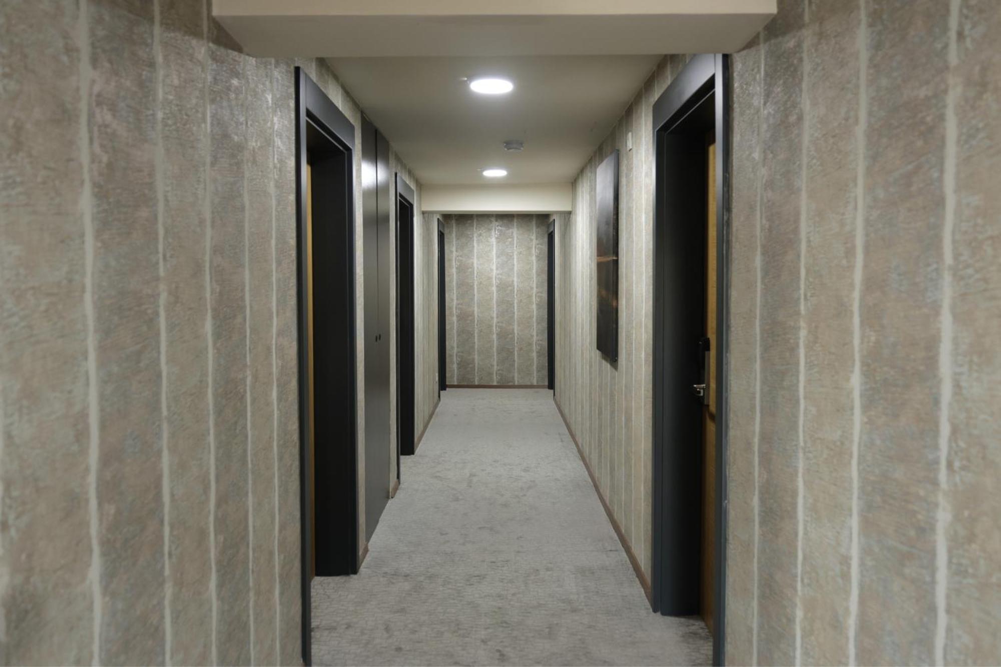 Vetus Hotel Pristina Exteriör bild