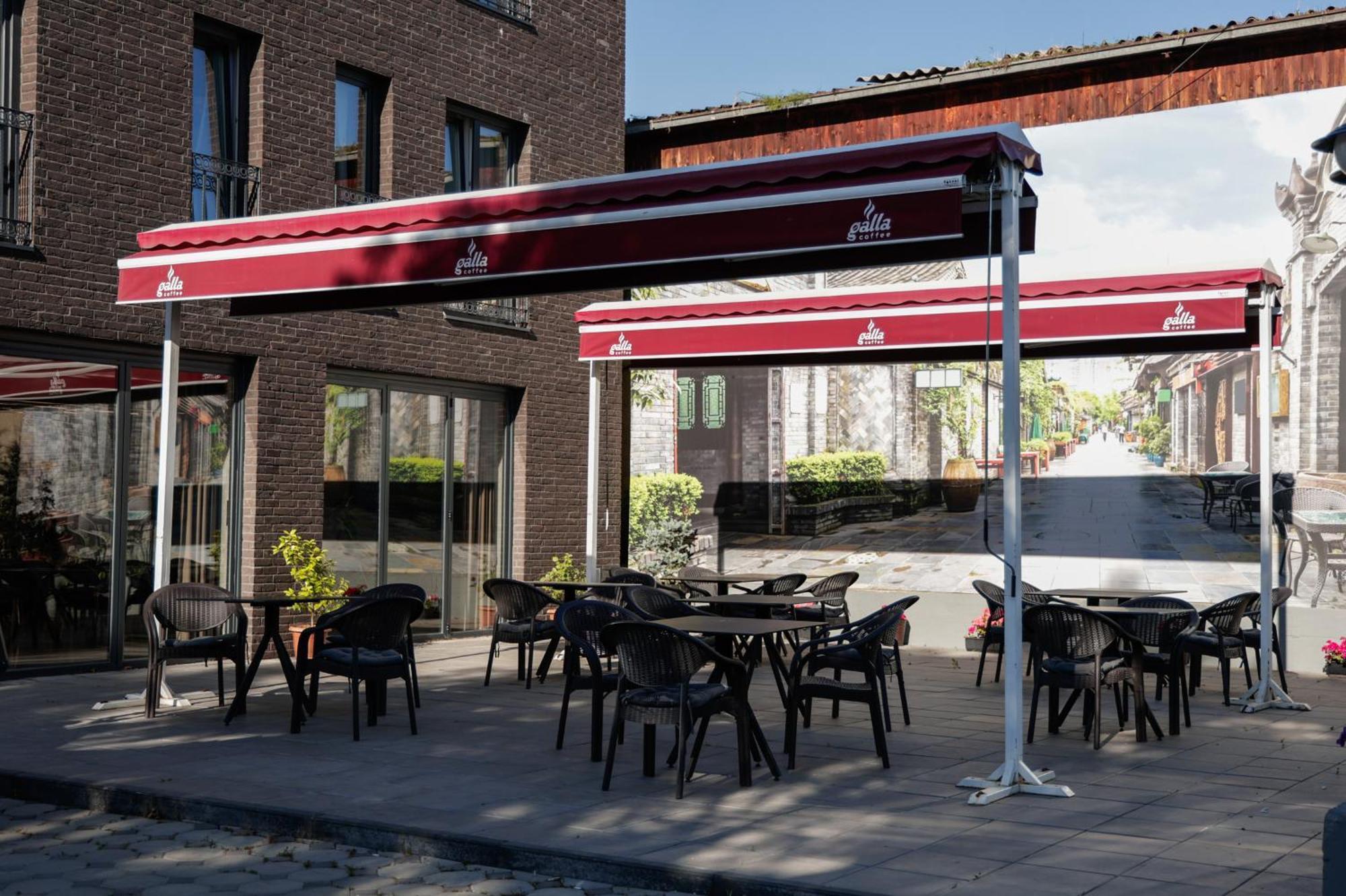 Vetus Hotel Pristina Exteriör bild