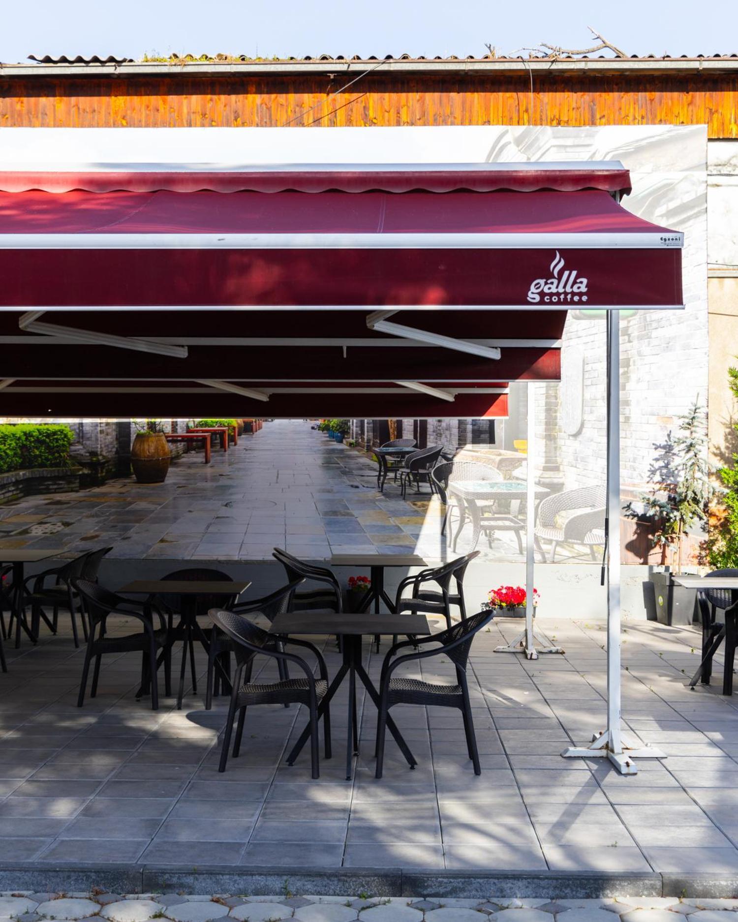 Vetus Hotel Pristina Exteriör bild