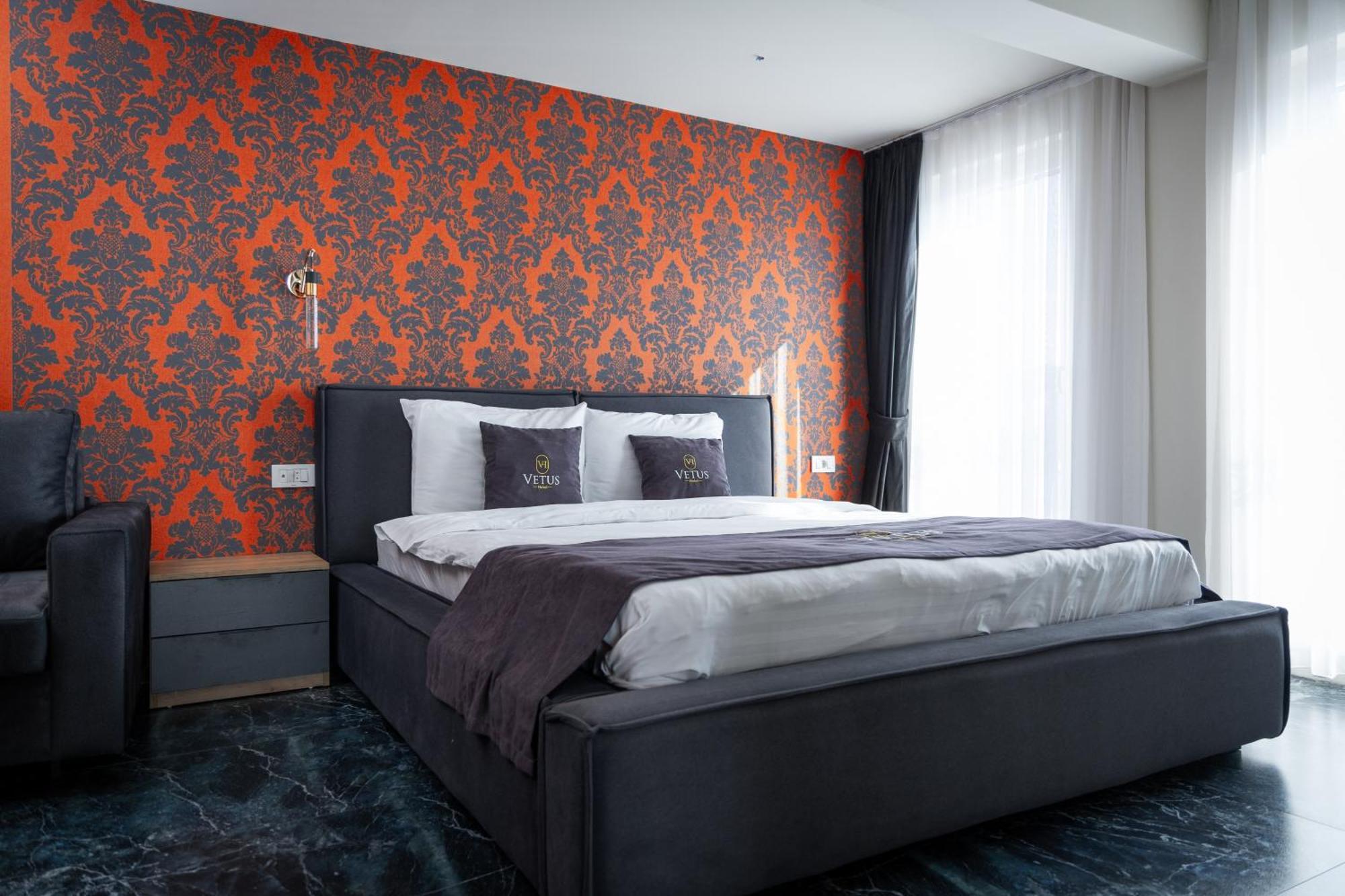 Vetus Hotel Pristina Exteriör bild